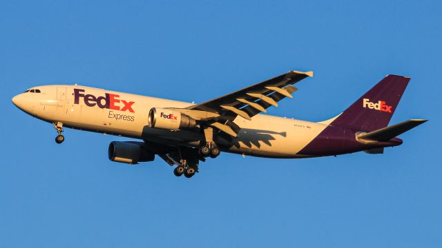 Airbus A300F4-600 (N749FD)