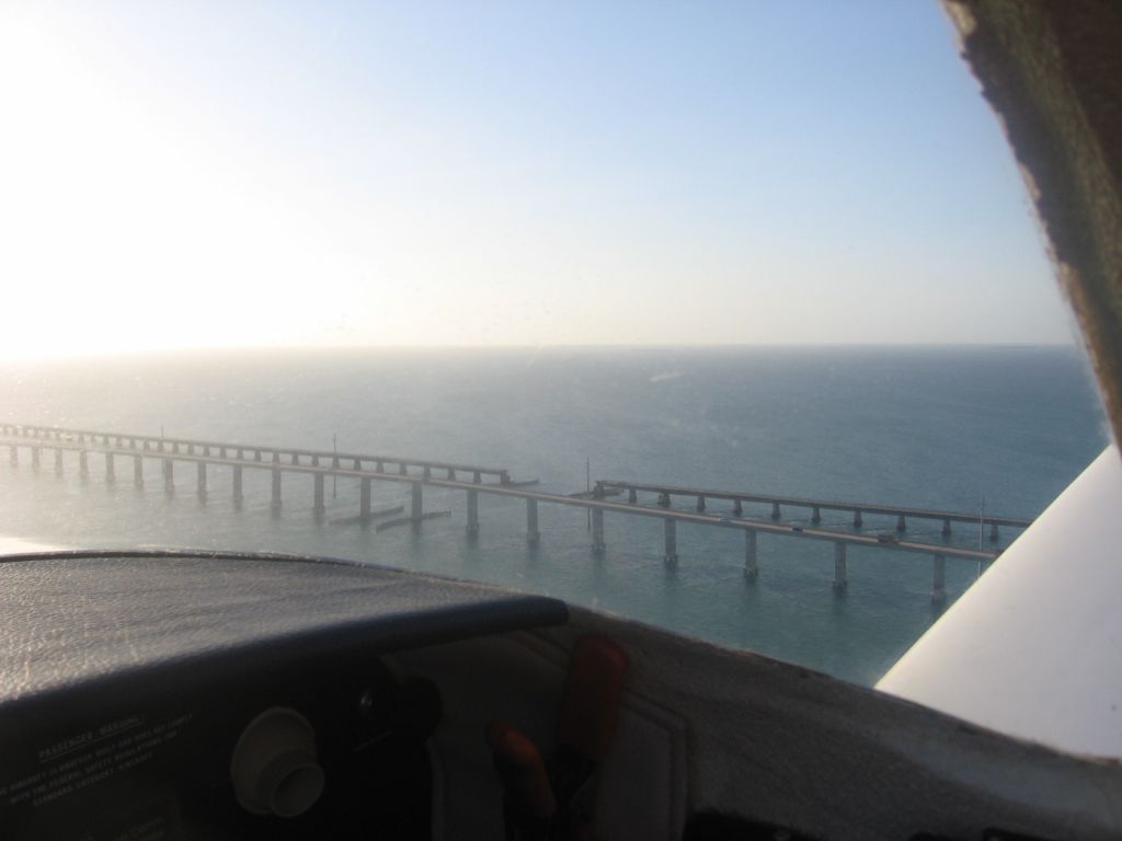 STODDARD-HAMILTON Glasair (N73RZ) - 500 MSL near the Overseas Highway through the FL Keys.