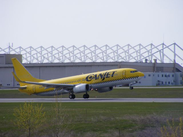 Boeing 737-800 (D-AHFO)