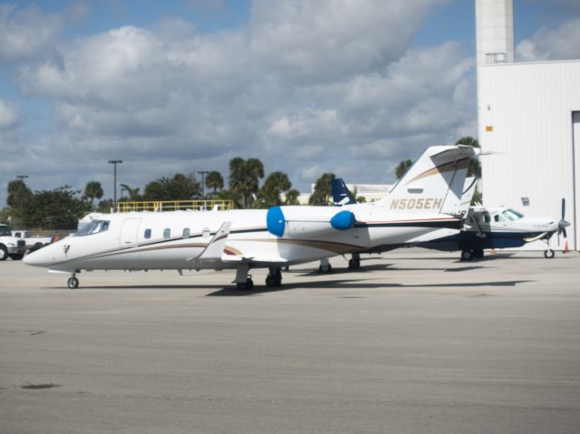 Learjet 55 (N505EH) - 25 APR 2017