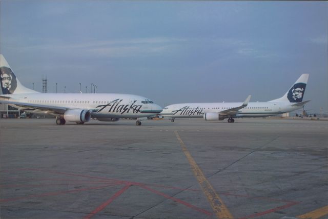 Boeing 737-800 —