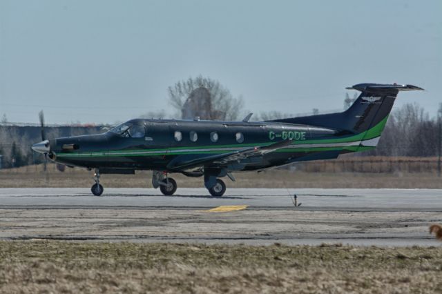 Pilatus PC-12 (C-GODE) - Taxiing to H18 in CYHU. 03-04-2021