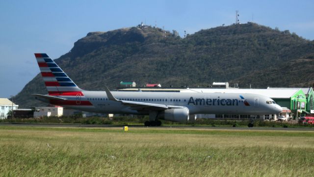 Boeing 757-200 (N189AN)