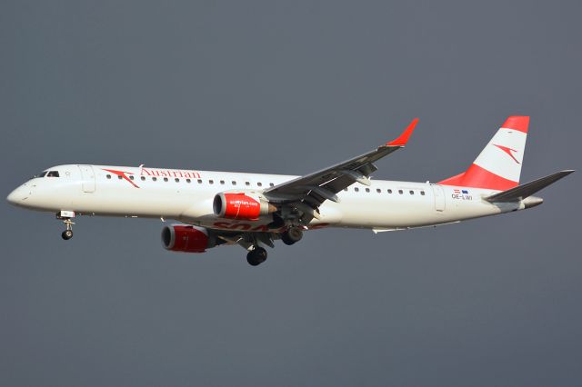 Embraer ERJ-190 (OE-LWI)