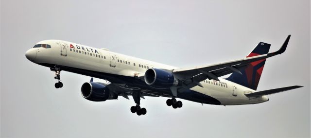 Boeing 757-200 (N536US) - ATL-SEA  11-27-21