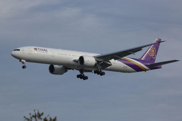 BOEING 777-300ER (HS-TKL)