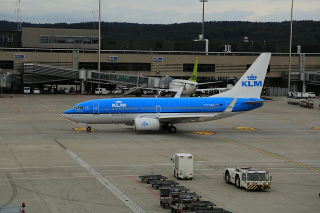 Boeing 737-700 (PH-BGT)