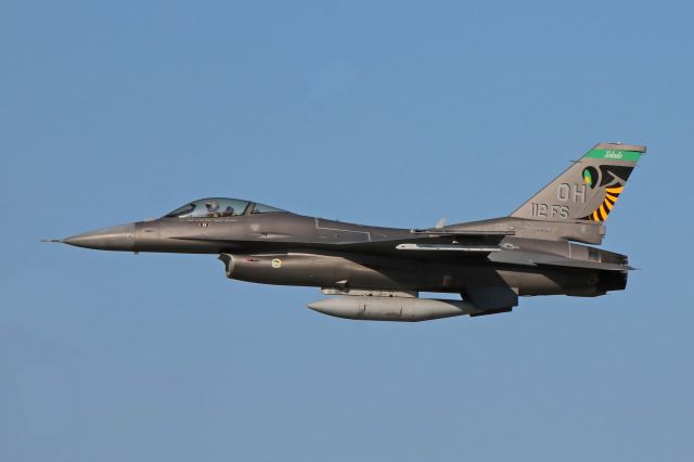 Lockheed F-16 Fighting Falcon (89-2112) - A USAF F-16CM Fighting Falcon (89-2112 c/n 1C-265) from the 112th Fighter Squadron, 180th Fighter Wing, Ohio Air National Guard, arriving on 22 Sept 2017 for AirShow London 2017.