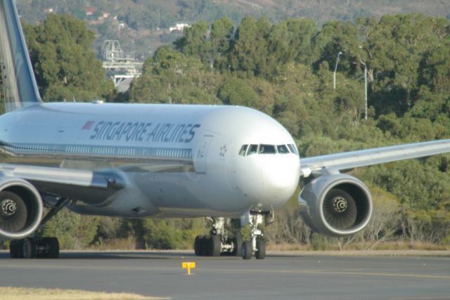 Boeing 777-200 — - Singapore Boeing 777-200 at holding point of rwy 03 on taxiway C11 at Perth International Airport. 14 March 2016