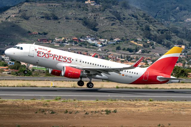 Airbus A320 (EC-LUS)