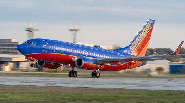 Boeing 737-700 (N208WN) - 2/24/19