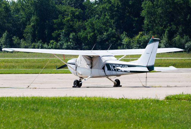 Cessna Skyhawk (N7921G)