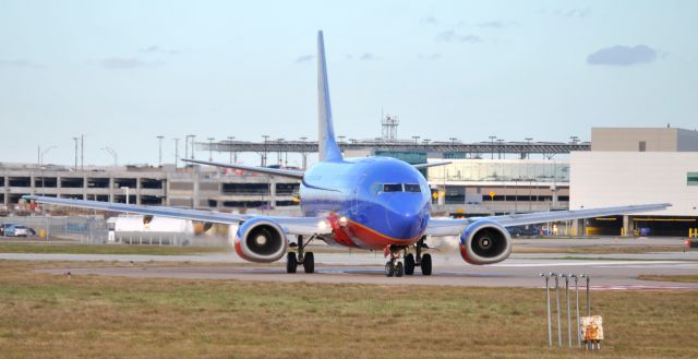 BOEING 737-300 (N524SW)