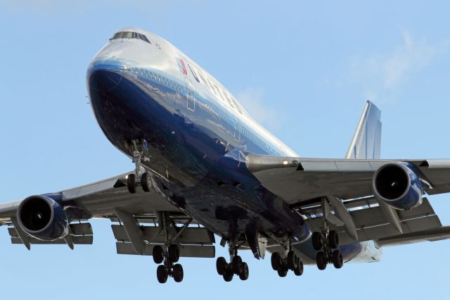 Boeing 747-200 — - United B747-400, in pre merger livery.