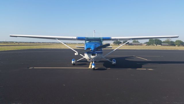 Cessna Skylane (N58469)