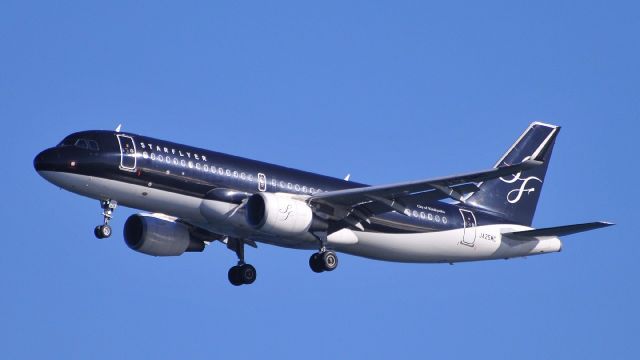 Airbus A320 (JA25MC)