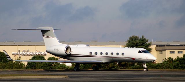 Gulfstream Aerospace Gulfstream V (N970SJ) - Catching some tarmac time is this 1998 Gulfstream V in the Autumn of 2021.