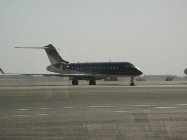 Bombardier Global Express (N600AK) - Sandstorm in Egypt's Sharm el Sheik Airport on Dec. 23, 2010.br /Taken from inside of an airport shuttle bus.