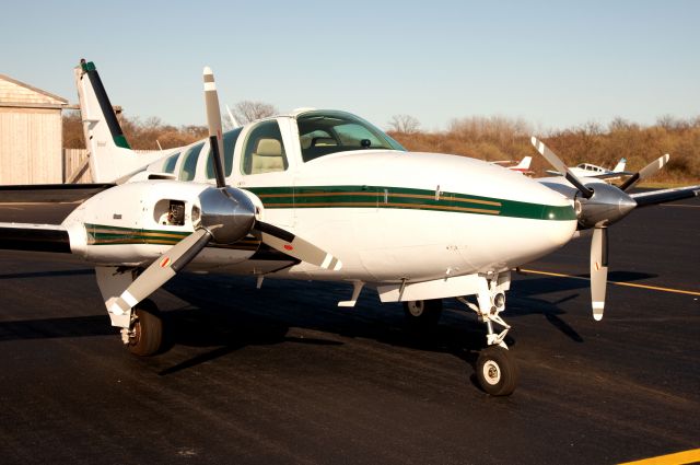 Beechcraft Baron (58) (N666CK) - Baron in great shape!