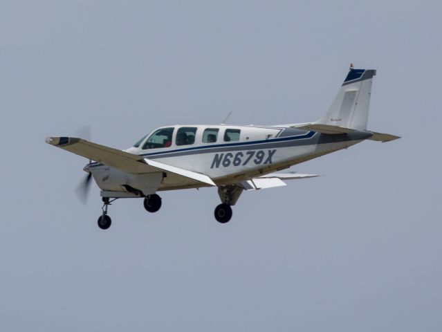 Beechcraft Bonanza (36) (N6679X) - osh18! 25 JUL 2018.