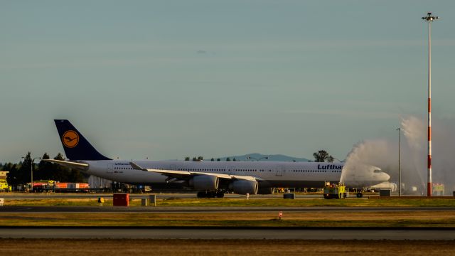 Airbus A340-300 (D-AIHC)