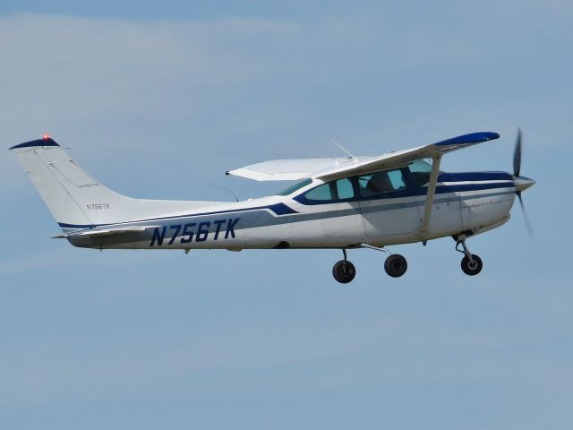 Cessna Skylane (N756TK)