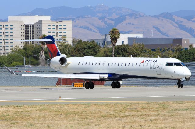 Canadair Regional Jet CRJ-900 (N170PQ)