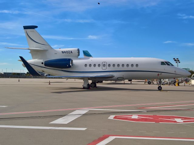 Dassault Falcon 900 (N40ZA)