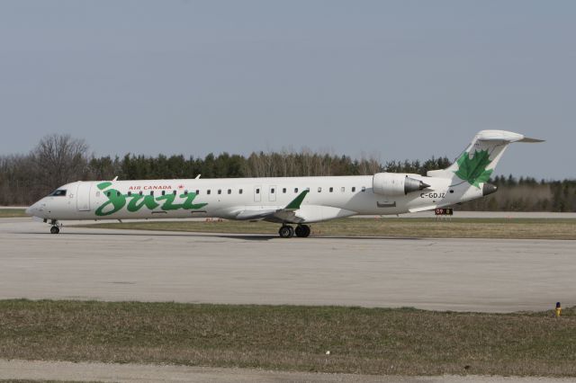 Canadair Regional Jet CRJ-700 (C-GDJZ) - April 19, 2009 - test flight at London Airport 