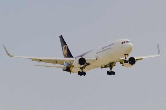 BOEING 767-200 —