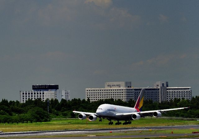 Airbus A380-800 (HL7625) - 1 Asiana Airbus A380 Landing at Narita, 13 June 2014