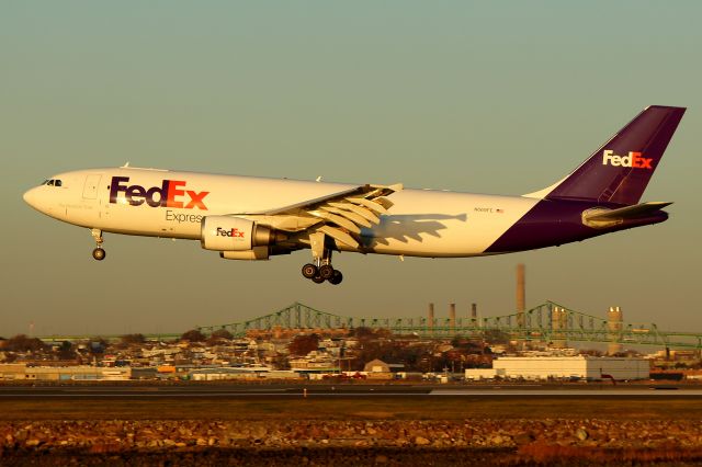 Airbus A300F4-600 (N669FE) - FDX 1473 from Memphis landing on 22L