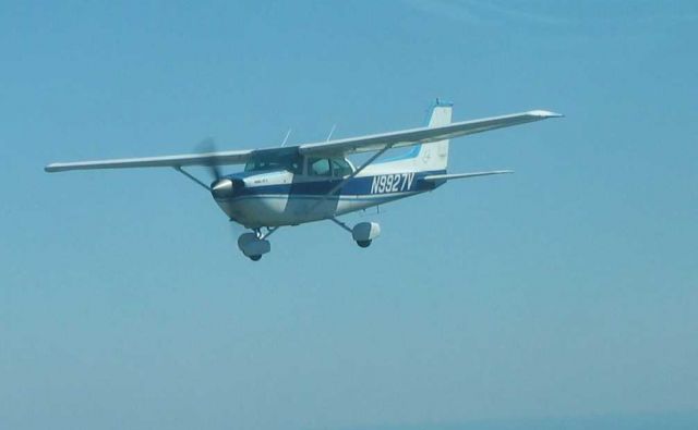 Cessna Skyhawk (N9927V)