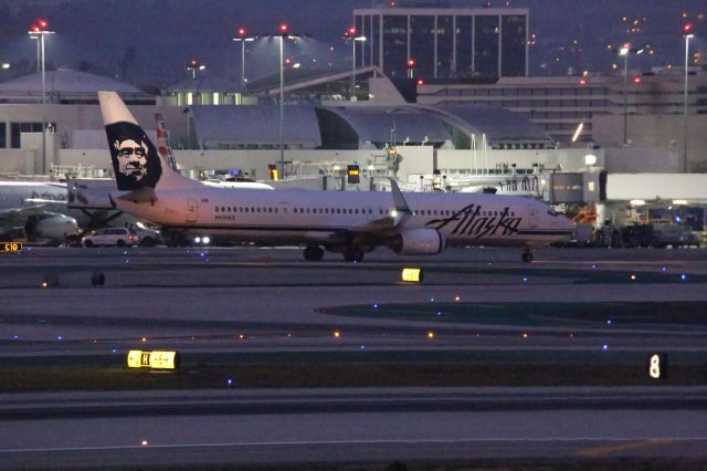 Boeing 737-900 (N419AS)