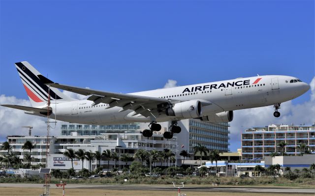 Airbus A330-200 (F-GZCK)