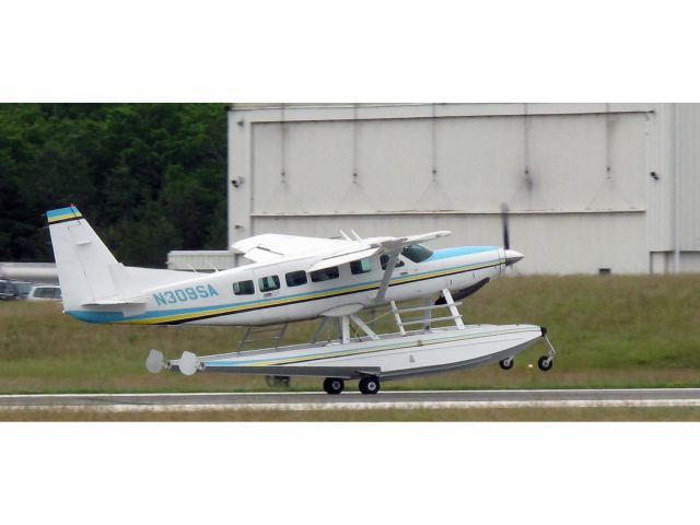 Cessna Caravan (N309SA) - Take off RW28.