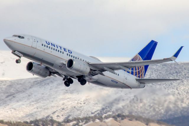 Boeing 737-700 (N23708) - United 249 to Houston, TX. 6 Feb 2021.