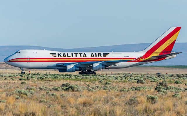 Boeing 747-400 (N710CK)