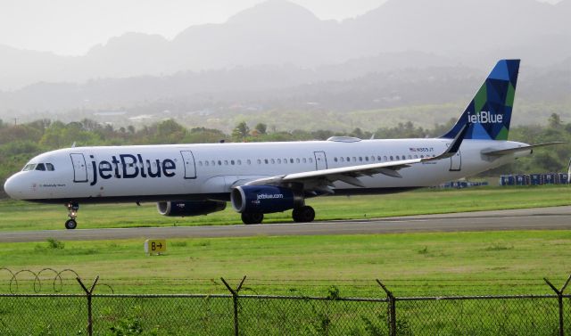 Airbus A321 (N969JT)