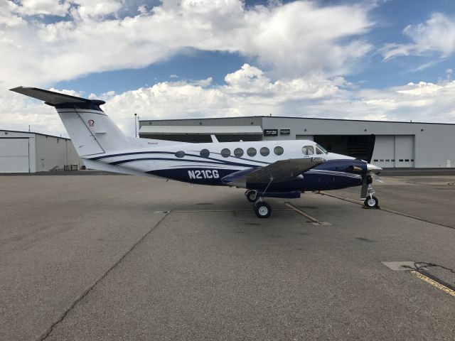 Beechcraft Super King Air 200 (N21CG)