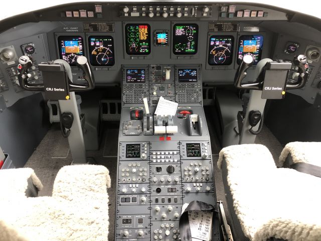 Psa Crj 900 Cockpit 