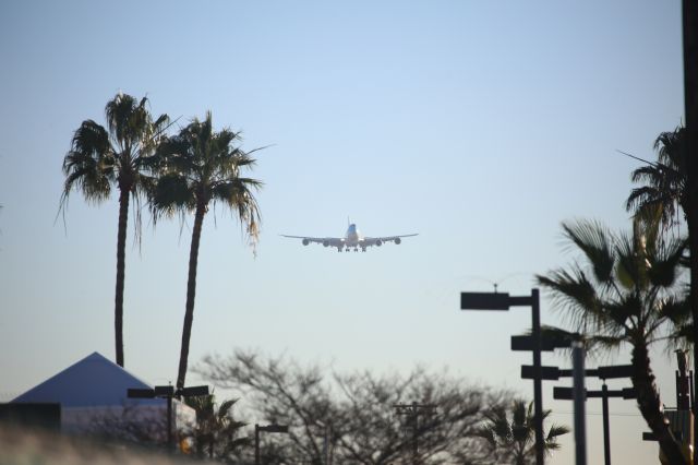 BOEING 747-8 (HL7632)