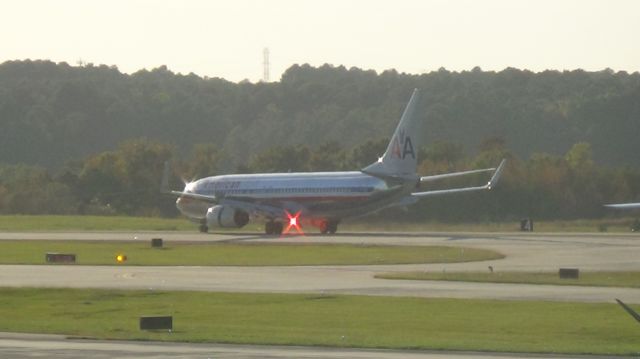 Boeing 737-800 (N880AN)