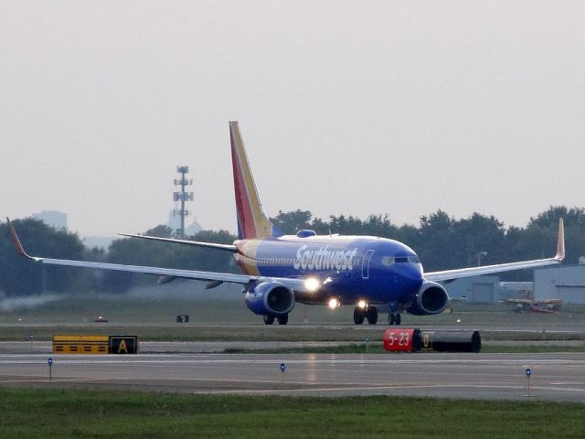 Boeing 737-700 (N7731A)