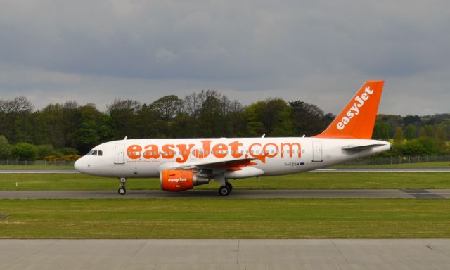 Airbus A319 (G-EZSM) - EasyJet Airbus A319-111 G-EZSM landing in Edinburgh Airport