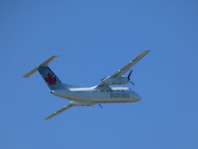 de Havilland Dash 8-100 (C-GONW) - Shown here on departure is a Air Canada Express de Havilland Dash 8-100 in the Spring of 2018.