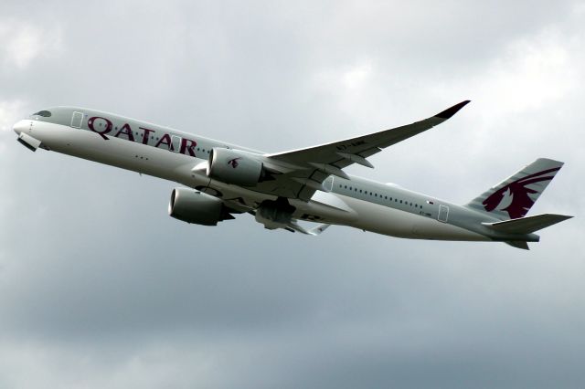 Airbus A350-900 (A7-AMK) - Airborne off rwy 27R on 11-Jul-19 operating flight QR8 to OTHH.