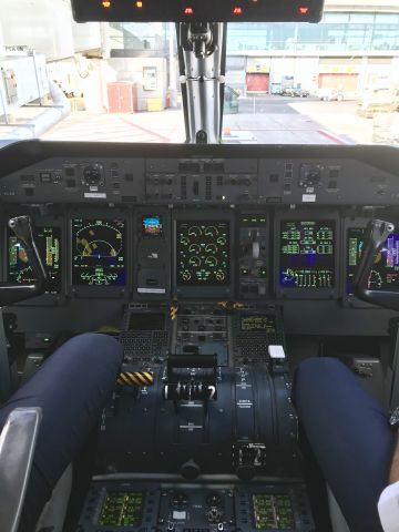 de Havilland Dash 8-400 (C-GLQR)