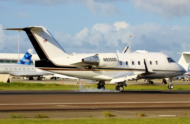 Canadair Challenger (N925DD)