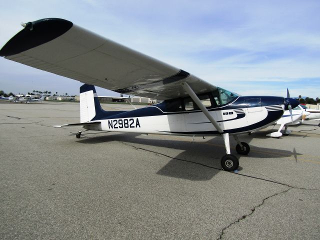 Cessna Skywagon 180 (N2982A) - On the ramp